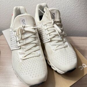 Sold as is! Cloudswift All White ON shoes size 6